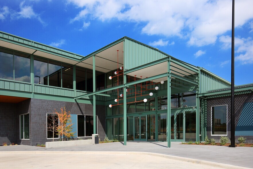 6200 K Ave, Plano, TX à louer - Photo de l’immeuble – Image 1 sur 12