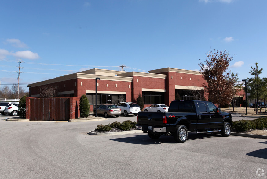 3740 Business Drive, Germantown, TN à louer - Photo de l’immeuble – Image 3 sur 8