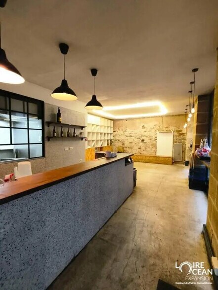 Local commercial dans Nantes à louer - Photo de l’immeuble – Image 2 sur 9