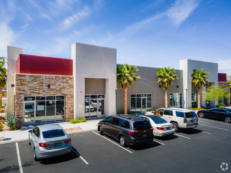 10630 Dean Martin Dr, Las Vegas, NV à louer - Photo de l’immeuble – Image 1 sur 5