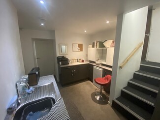 Plus de détails pour 16 High St W, Glossop - Local commercial à louer