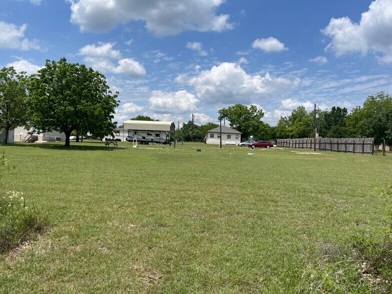 3075 Old Black Colony Rd, Buda, TX à vendre - Photo de l’immeuble – Image 3 sur 6
