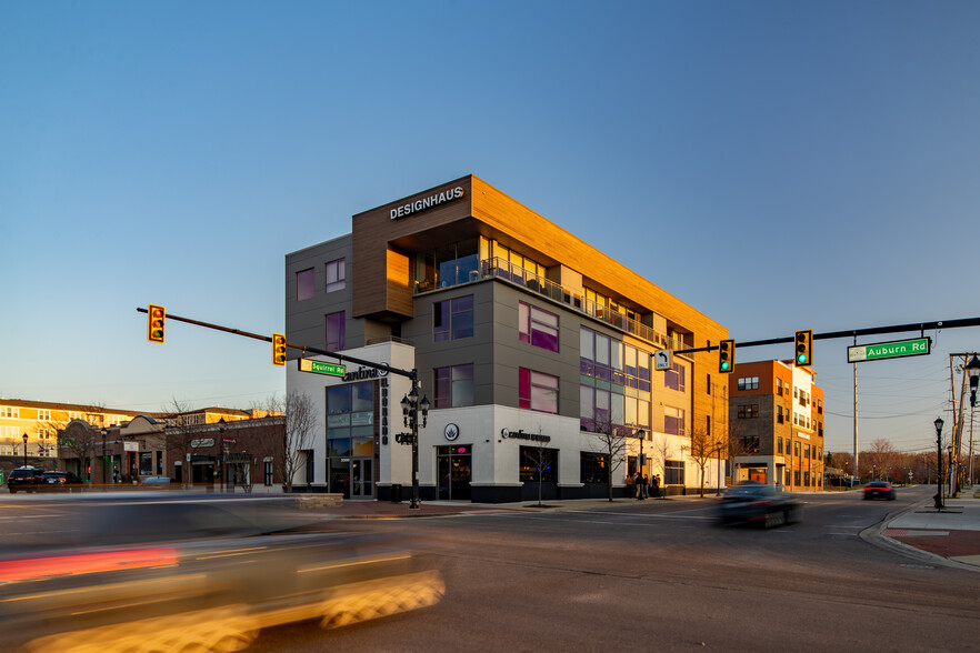 3300 Auburn Rd, Auburn Hills, MI à louer - Photo de l’immeuble – Image 1 sur 5
