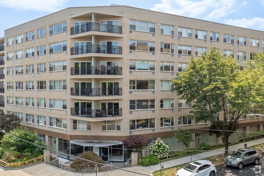 12 Old Mamaroneck Rd, White Plains, NY à louer - Photo principale – Image 1 sur 4