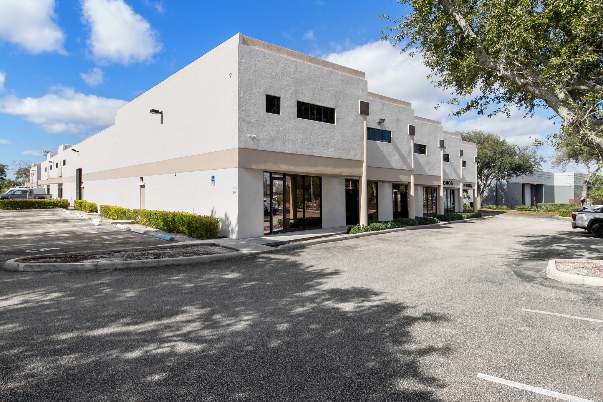 6451 E Rogers Cir, Boca Raton, FL à louer Photo de l’immeuble– Image 1 sur 19