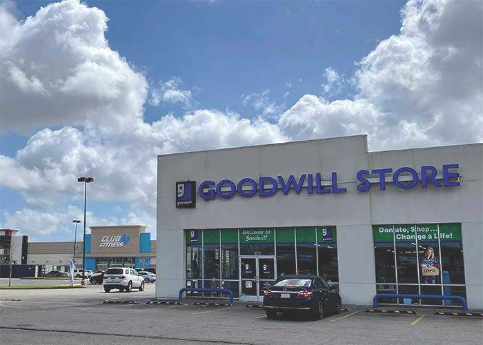 875 Manhattan Blvd, Harvey, LA à louer Photo de l’immeuble– Image 1 sur 4
