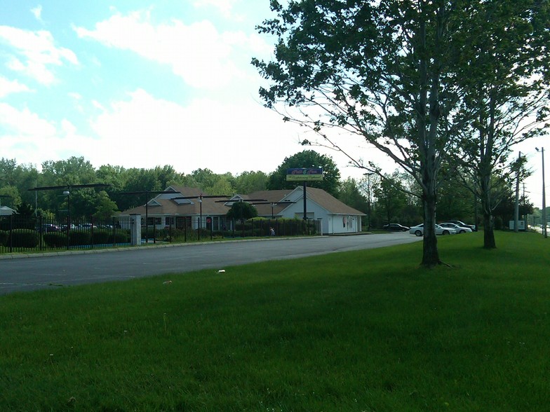 38886 Mentor Ave, Willoughby, OH à vendre - Photo de l’immeuble – Image 2 sur 5
