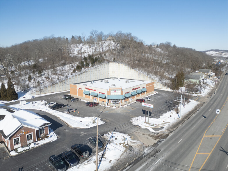 512 Green Blvd, Aurora, IN à vendre - Photo de l’immeuble – Image 1 sur 6