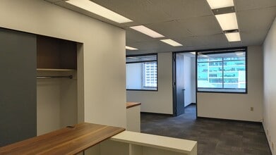 409 Granville St, Vancouver, BC à louer Photo intérieure– Image 1 sur 3
