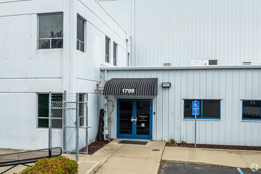 1799 Factor Ave, San Leandro, CA à louer - Photo de l’immeuble – Image 3 sur 9
