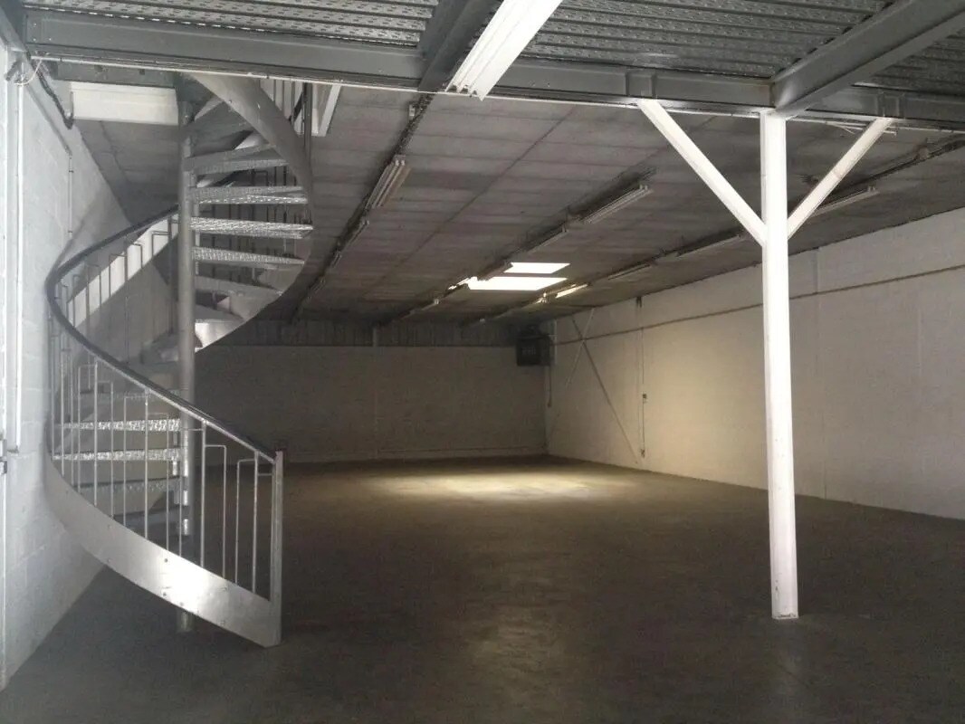 Local d’activités dans Malaunay à louer Photo intérieure– Image 1 sur 5