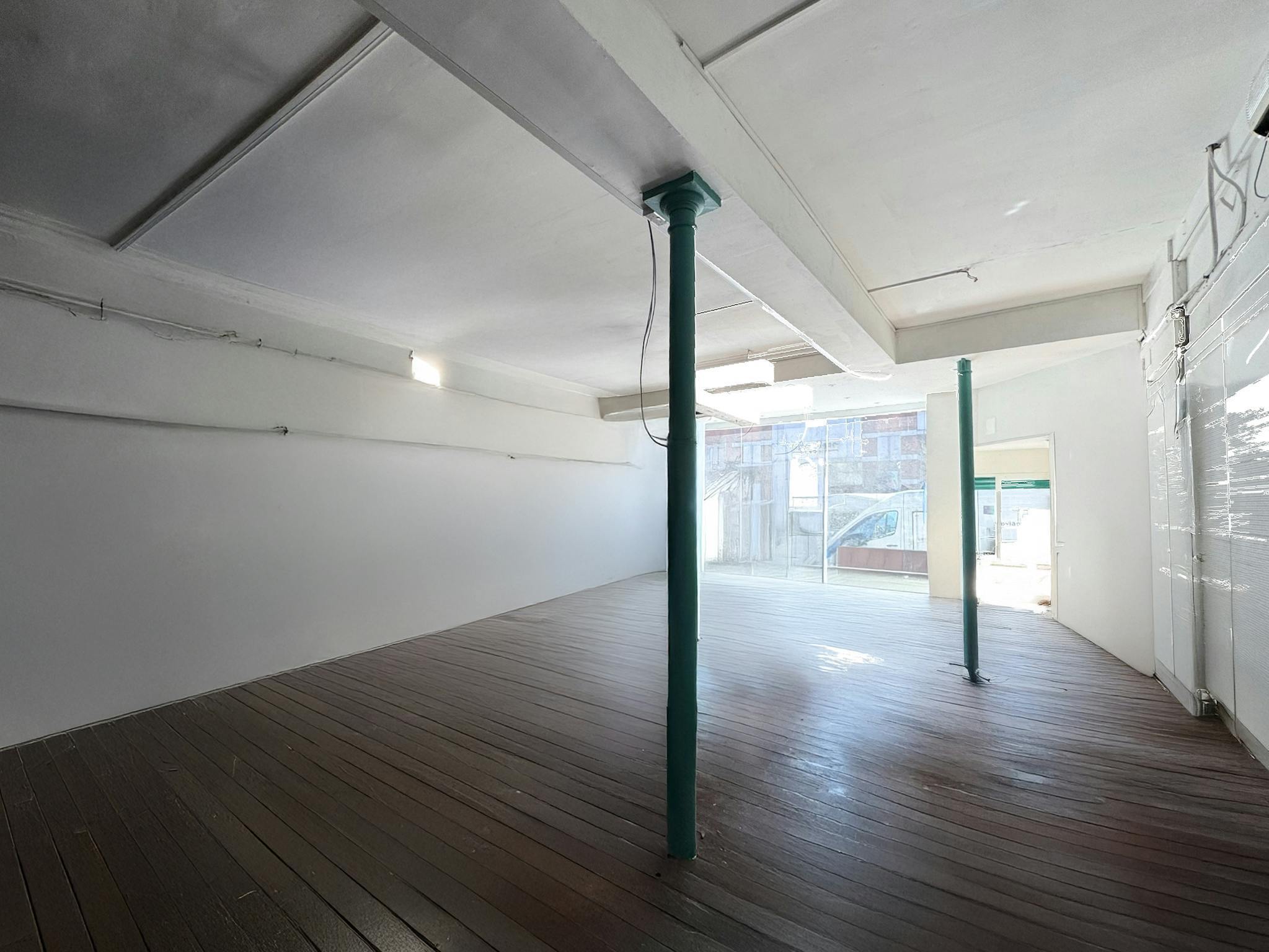 132 Finchley Rd, Londres à louer Photo de l’immeuble– Image 1 sur 3