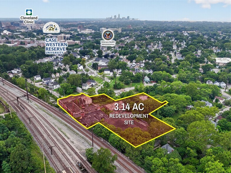1519 Lakeview Rd, Cleveland, OH à vendre - Photo de l’immeuble – Image 1 sur 11