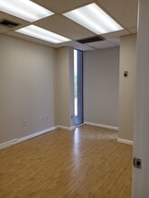 12955 Biscayne Blvd, North Miami, FL à louer Photo intérieure– Image 2 sur 5