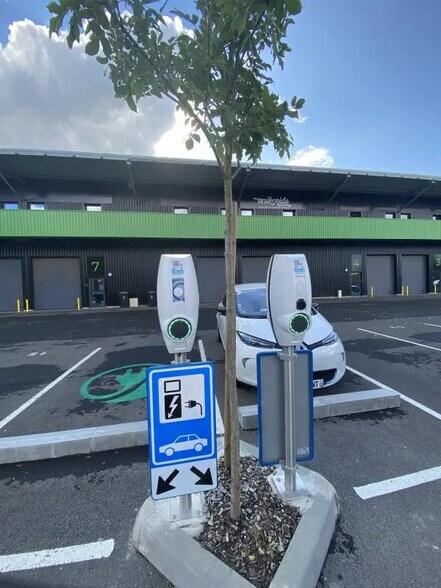 Industriel/Logistique dans Artigues-près-Bordeaux à louer - Photo de l’immeuble – Image 3 sur 14