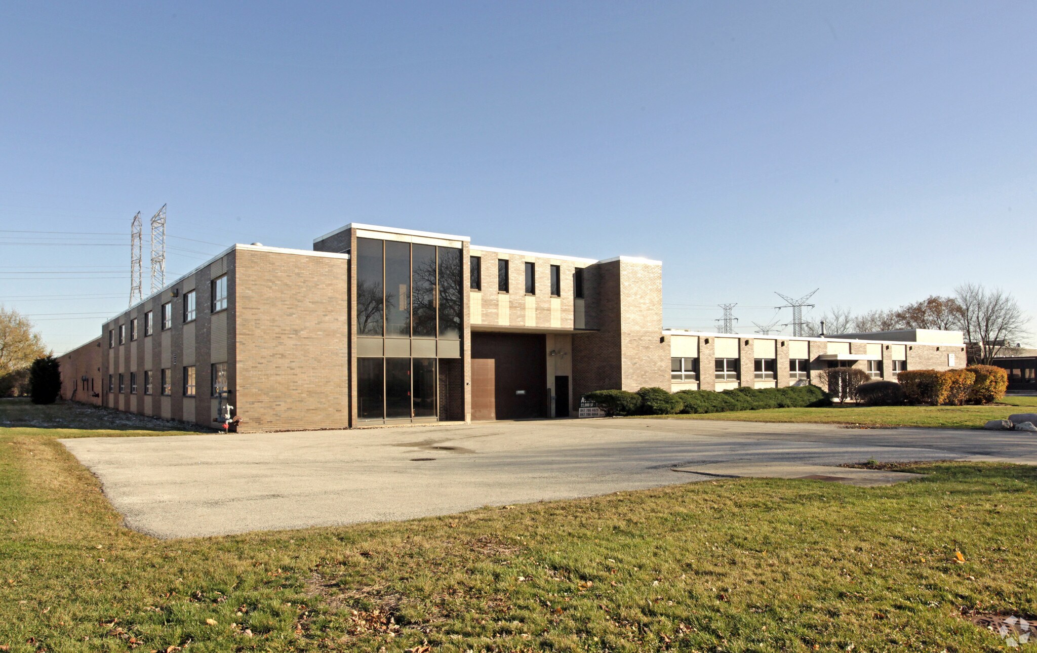 461-471 N 3rd Ave, Des Plaines, IL à louer Photo principale– Image 1 sur 4
