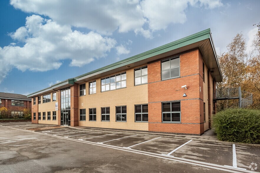 Chester Rd, Runcorn à louer - Photo principale – Image 1 sur 5