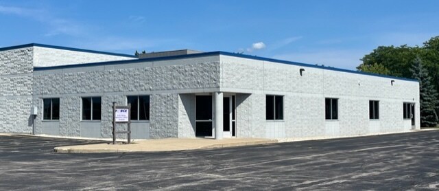 1601 Airport Rd, Waukesha, WI à louer Photo de l’immeuble– Image 1 sur 5