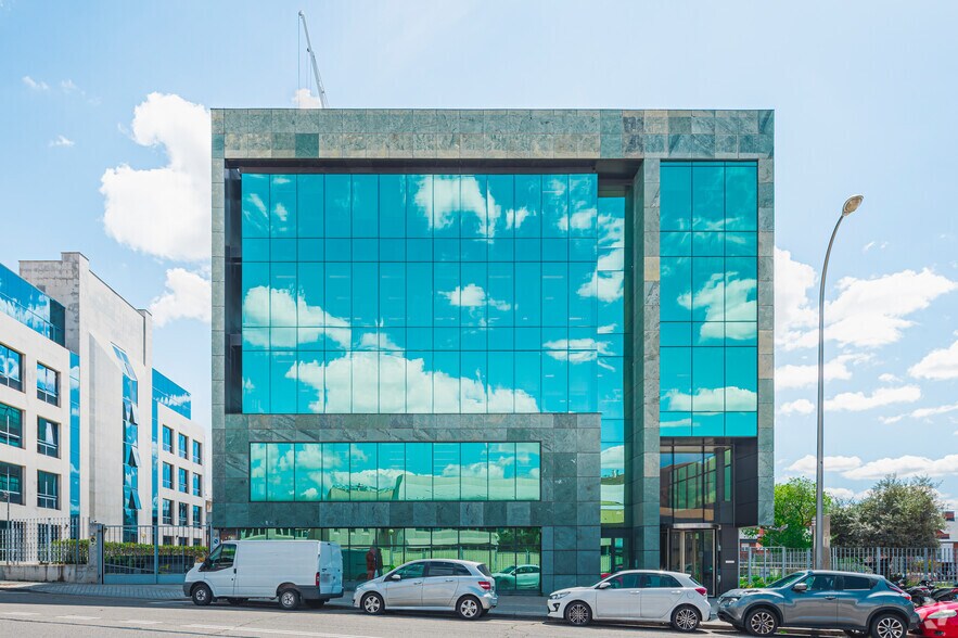 Calle de Juan Ignacio Luca de Tena, 6, Madrid, Madrid à louer - Photo de l’immeuble – Image 2 sur 6
