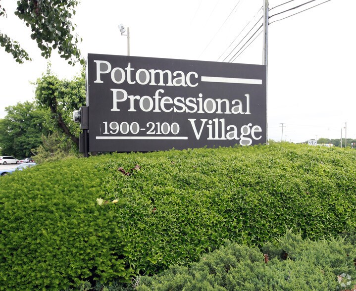 2026 Opitz Blvd, Woodbridge, VA à louer - Photo de l’immeuble – Image 3 sur 4