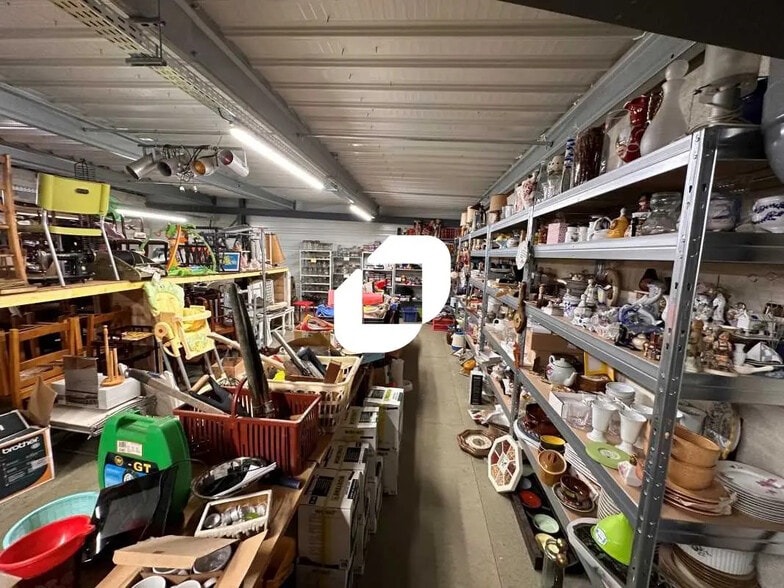 Local d'activités dans Montussan à vendre - Photo intérieure – Image 2 sur 4