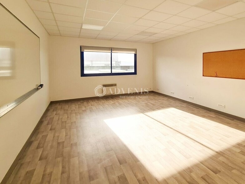 Bureau dans Saint-Brieuc à louer - Photo intérieure – Image 1 sur 10