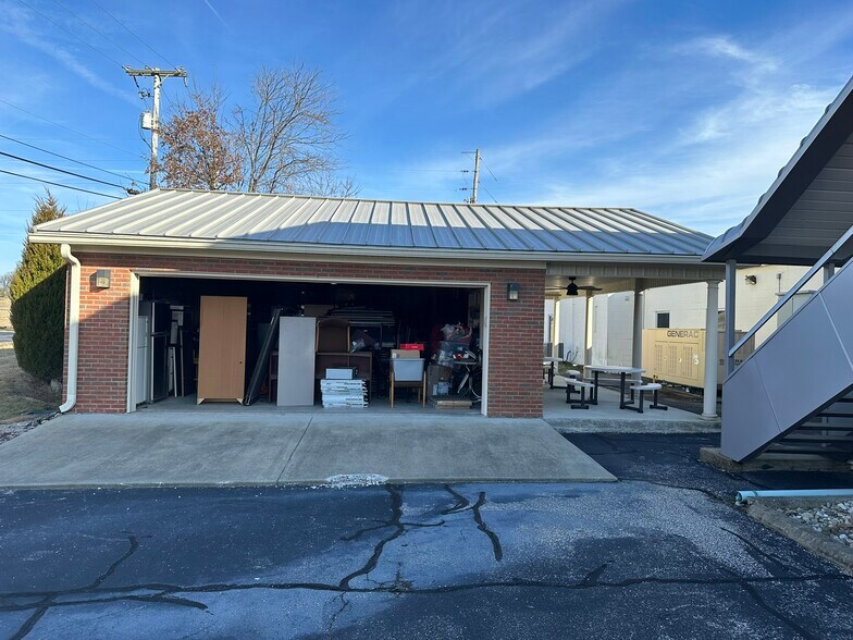 1314 Burch Dr, Evansville, IN à vendre - Photo de l’immeuble – Image 3 sur 18