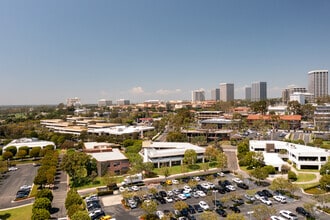 13 Corporate Plaza Dr, Newport Beach, CA - VUE AÉRIENNE vue de carte - Image1