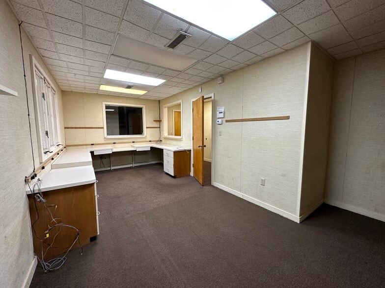 2630 E Chestnut Ave, Vineland, NJ à vendre - Photo intérieure – Image 3 sur 46