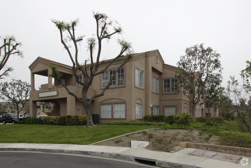 26451 Crown Valley Pky, Mission Viejo, CA à louer - Photo de l’immeuble – Image 3 sur 3