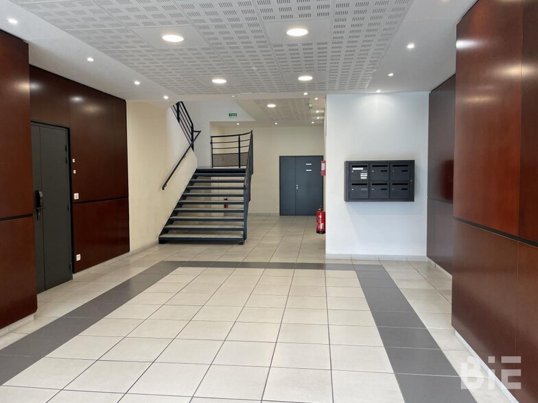 Bureau dans Mérignac à louer - Hall d’entrée – Image 2 sur 6