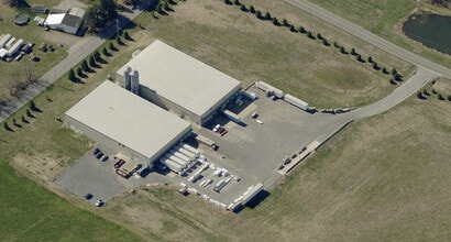 12 S Fort Zellers Rd, Newmanstown, PA à louer Photo de l’immeuble– Image 2 sur 6