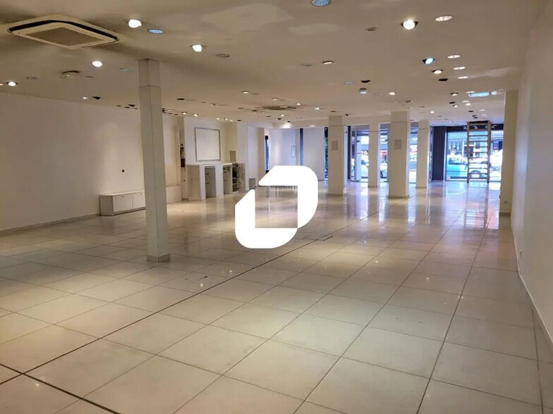 Local commercial dans Lens à louer - Photo intérieure – Image 1 sur 7