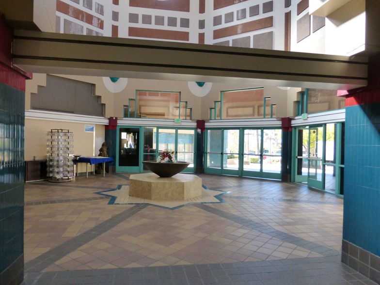 12125 Day St, Moreno Valley, CA à louer - Hall d’entrée – Image 3 sur 12