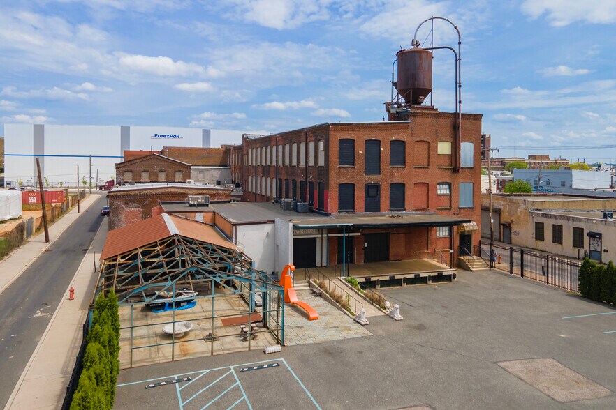 2220 E Allegheny Ave, Philadelphia, PA à louer - Photo de l’immeuble – Image 2 sur 21