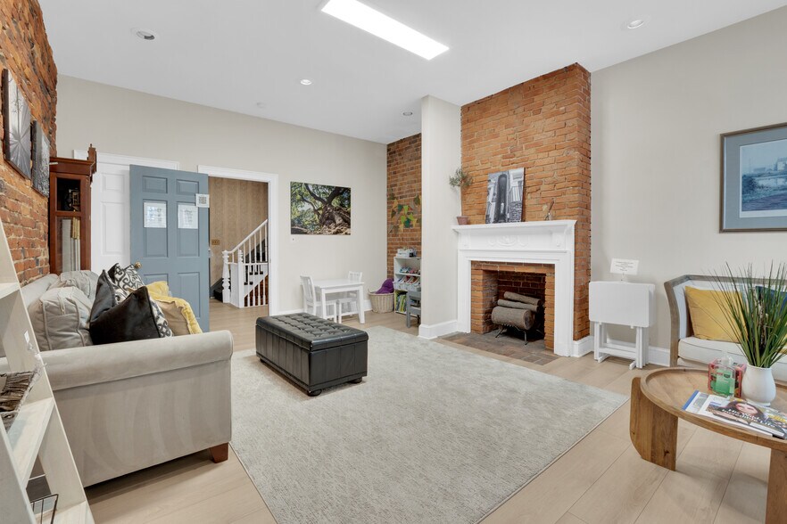 117 S Saint Asaph St, Alexandria, VA à vendre - Photo de l’immeuble – Image 2 sur 21