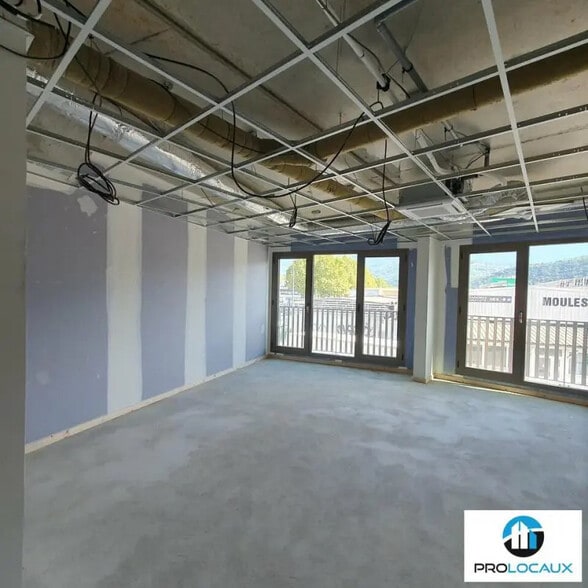 Bureau dans SAINT-MARTIN-D'HERES à vendre - Photo de l’immeuble – Image 3 sur 12
