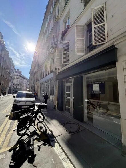 Local commercial dans Paris à louer - Photo de l’immeuble – Image 2 sur 4