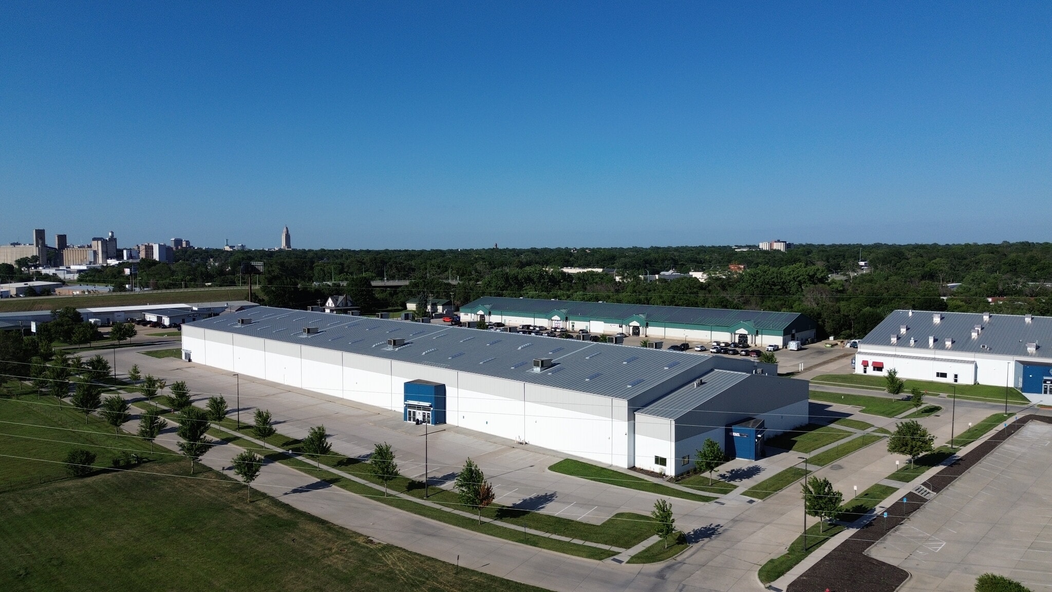 315 Speedway Cir, Lincoln, NE à louer Photo principale– Image 1 sur 6
