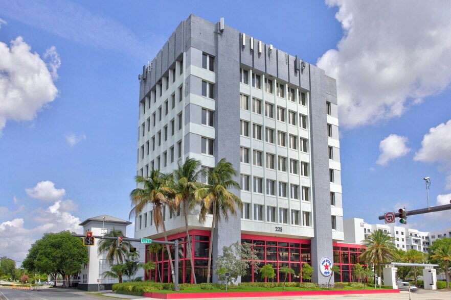 225 N Federal Hwy, Pompano Beach, FL à louer - Photo de l’immeuble – Image 2 sur 21