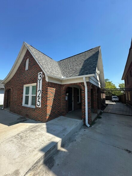 3125 Hemphill St, Fort Worth, TX à vendre - Photo de l’immeuble – Image 1 sur 8