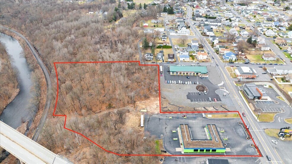 901 S Main St, Taylor, PA à vendre - Photo de l’immeuble – Image 2 sur 31