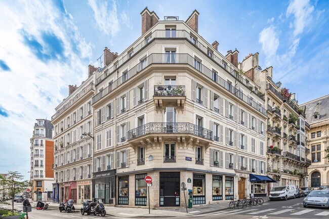 Plus de détails pour 1 Place Paul Painlevé, Paris - Local commercial à louer