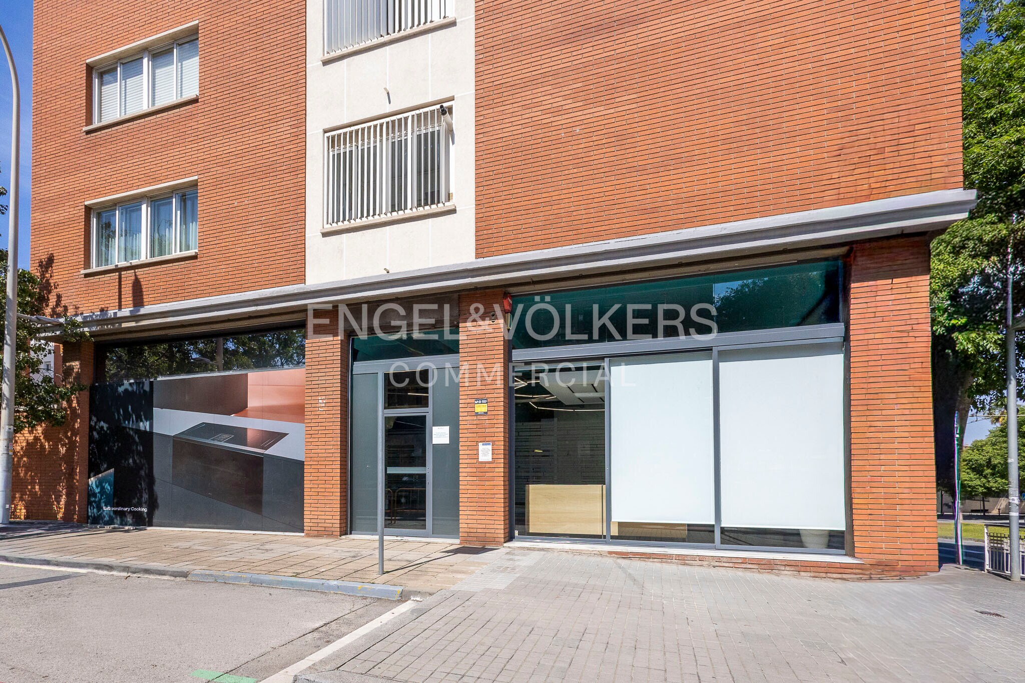 Local commercial dans Sant Just Desvern, Barcelona à louer Photo intérieure– Image 1 sur 3