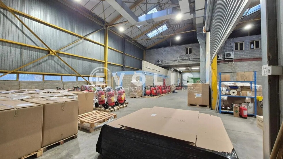 Local d'activités dans Noisiel à vendre - Photo intérieure – Image 2 sur 12