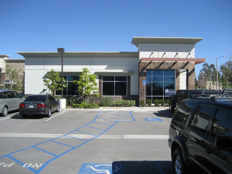 1652 Plum Ln, Redlands, CA à louer - Photo de l’immeuble – Image 2 sur 4