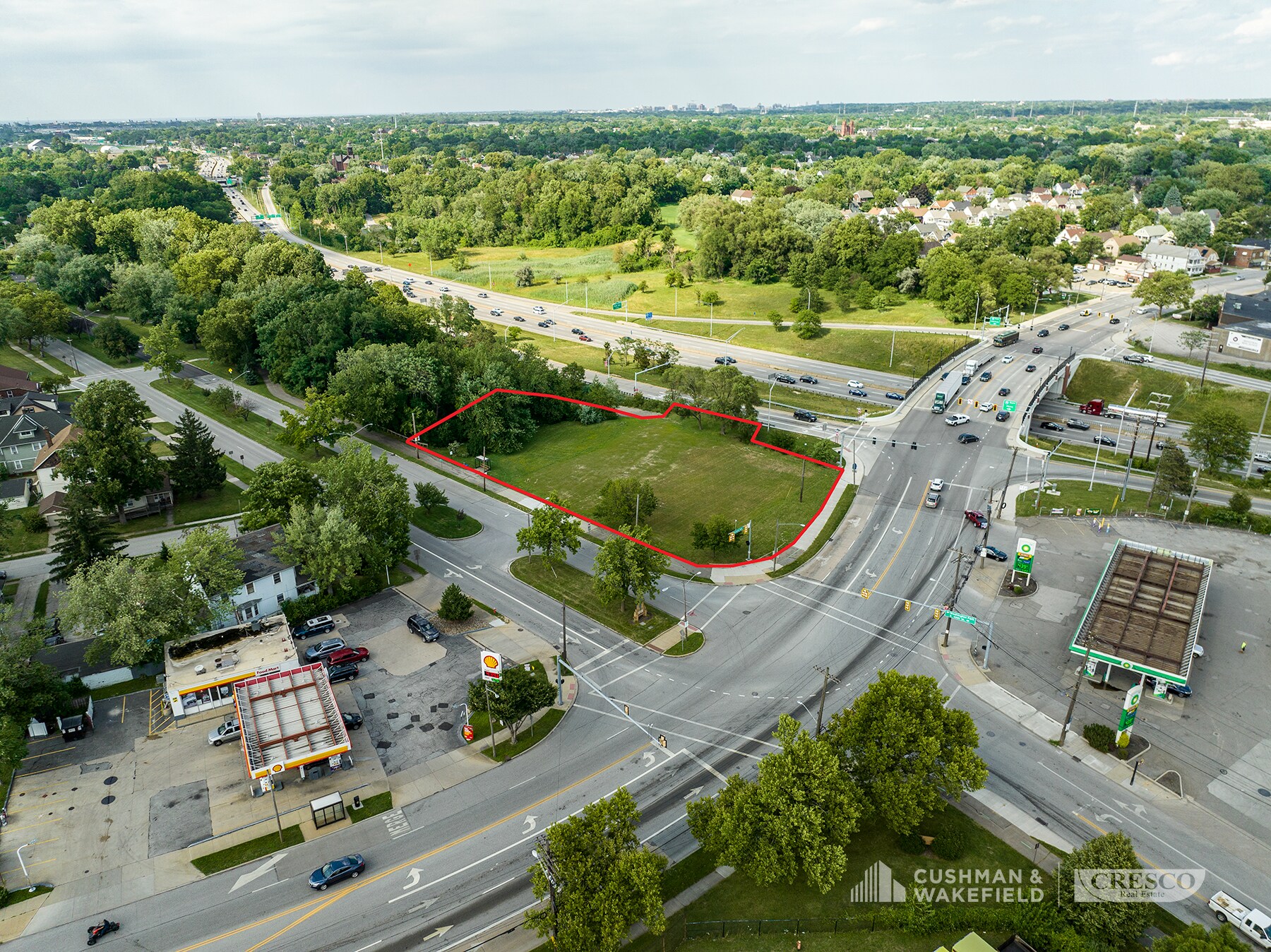 4071 E 49th St, Newburgh Heights, OH à vendre Photo principale– Image 1 sur 5