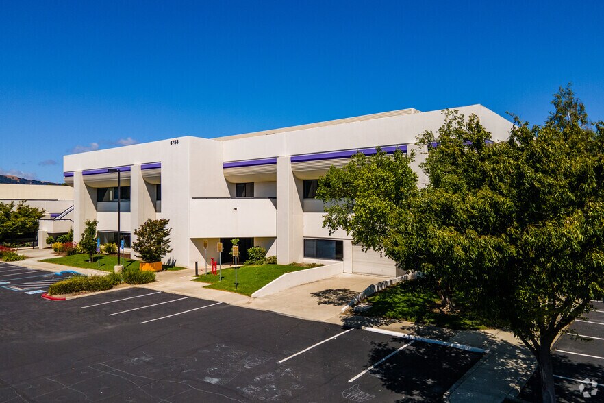 5758 W Las Positas Blvd, Pleasanton, CA à louer - Photo de l’immeuble – Image 3 sur 6