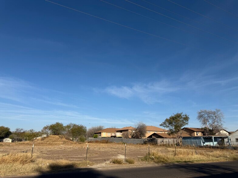 5004 San Francisco ave, Laredo, TX à vendre - Photo de l’immeuble – Image 3 sur 7