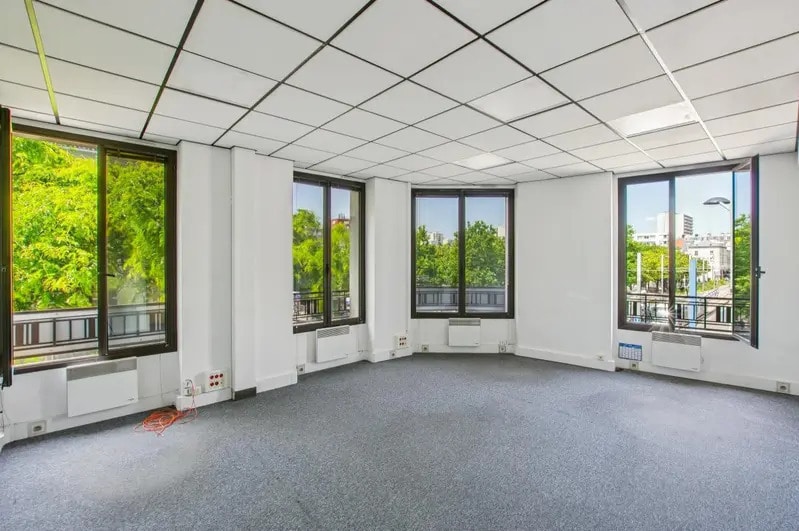Local commercial dans Saint-Denis à vendre - Photo intérieure – Image 1 sur 10